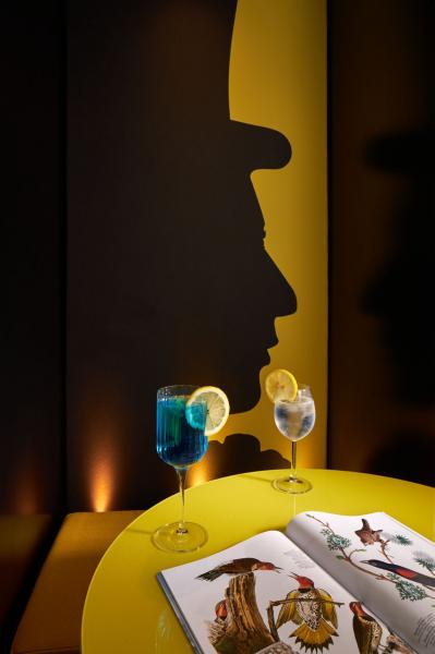 Les Plumes - honesty bar